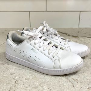 Women’s 6.5 Puma white casual shoes